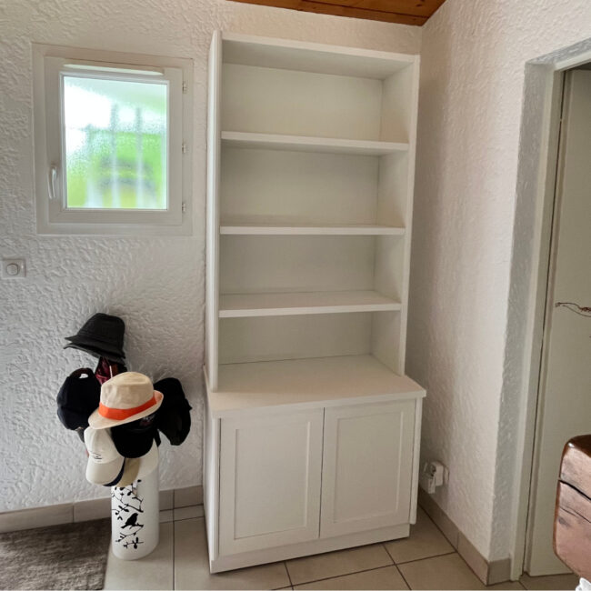 Bibliothèque en medium laqué blanc