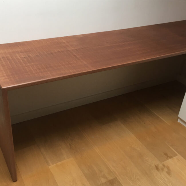 Bureau en sipo massif