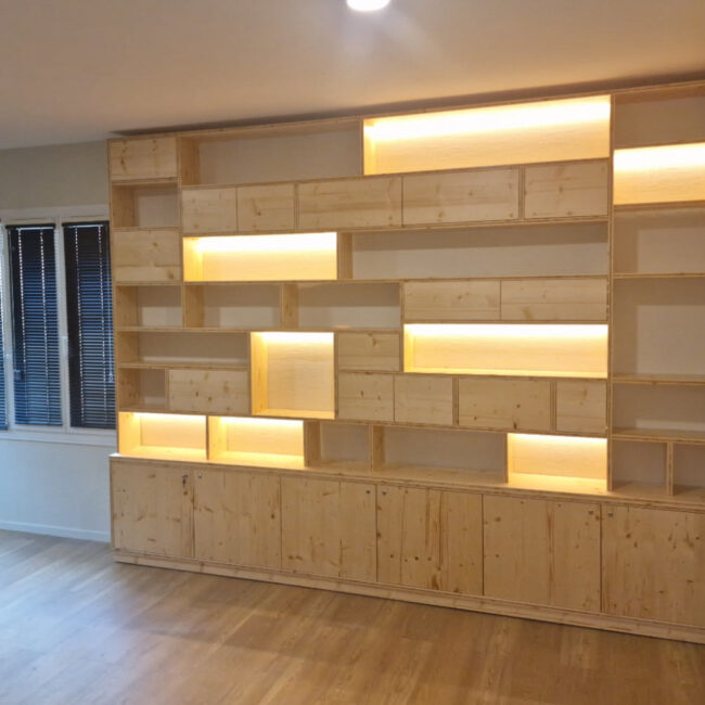 Fondation Ronald McDonald bibliothèque en tripli épicéa avec bandeau led